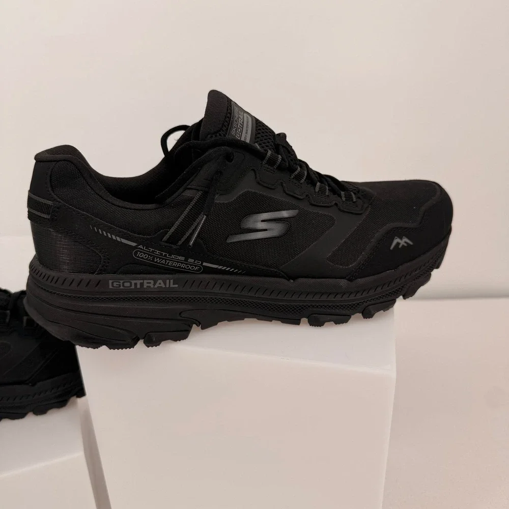 Skechers GoTrail Altitude 2.0 Black Waterproof Trail Running Shoes Mens 10